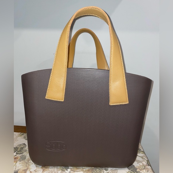 NWOT Sobo Waterproof, Portable, Durable Tote - Picture 1 of 4